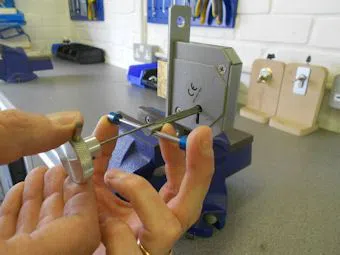 Logan Locksmith Shop Tampa, FL 813-778-0315 - key-broke-in-lock